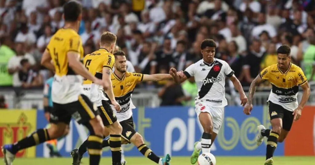 O Vasco e o Criciúma se enfrentam hoje, 27 de abril de 2024, às 16h (horário de Brasília), pela 4ª rodada do Campeonato Brasileiro.