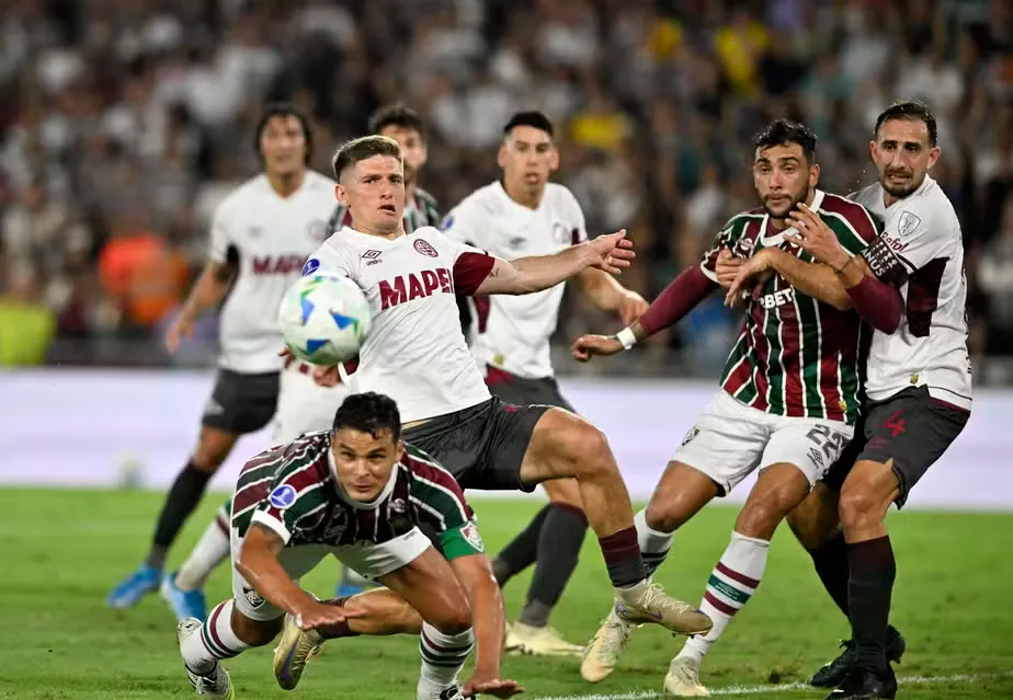 Fluminense empata com Lanús no Maracanã e é eliminado da Copa Sul-Americana