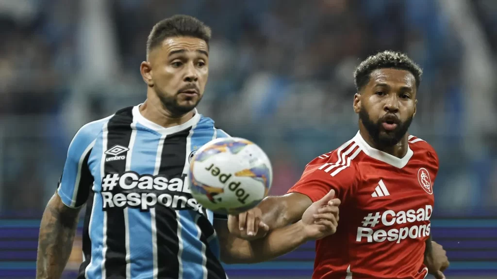 Internacional e Grêmio empatam sem gols no Gre-Nal 448 em Porto Alegre