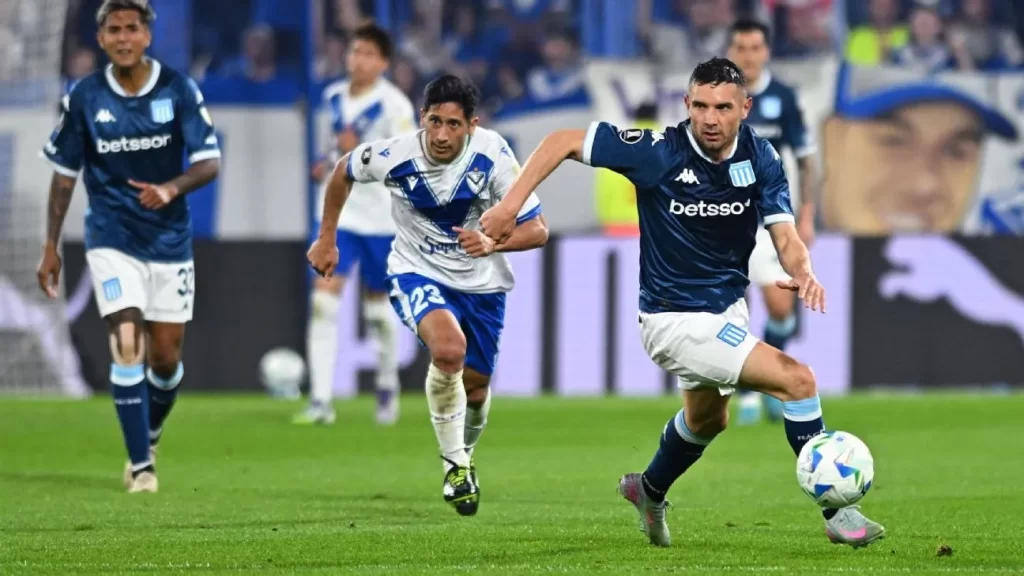 Racing vence o Vélez e é o primeiro semifinalista da Libertadores 2025