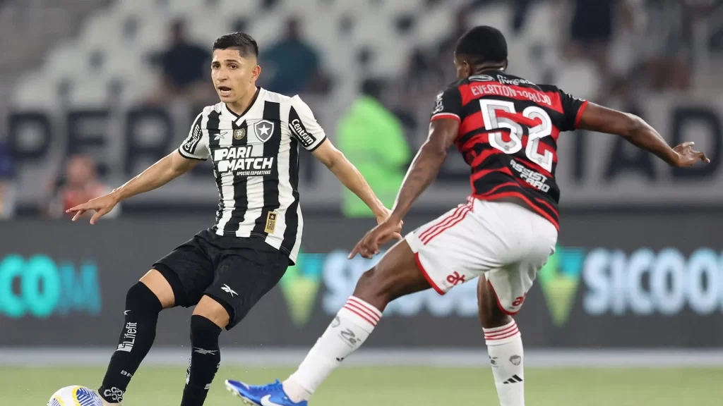 Foco no Clássico: Botafogo e Flamengo se Enfrentam no Nilton Santos em Jogo Chave do Brasileirão
