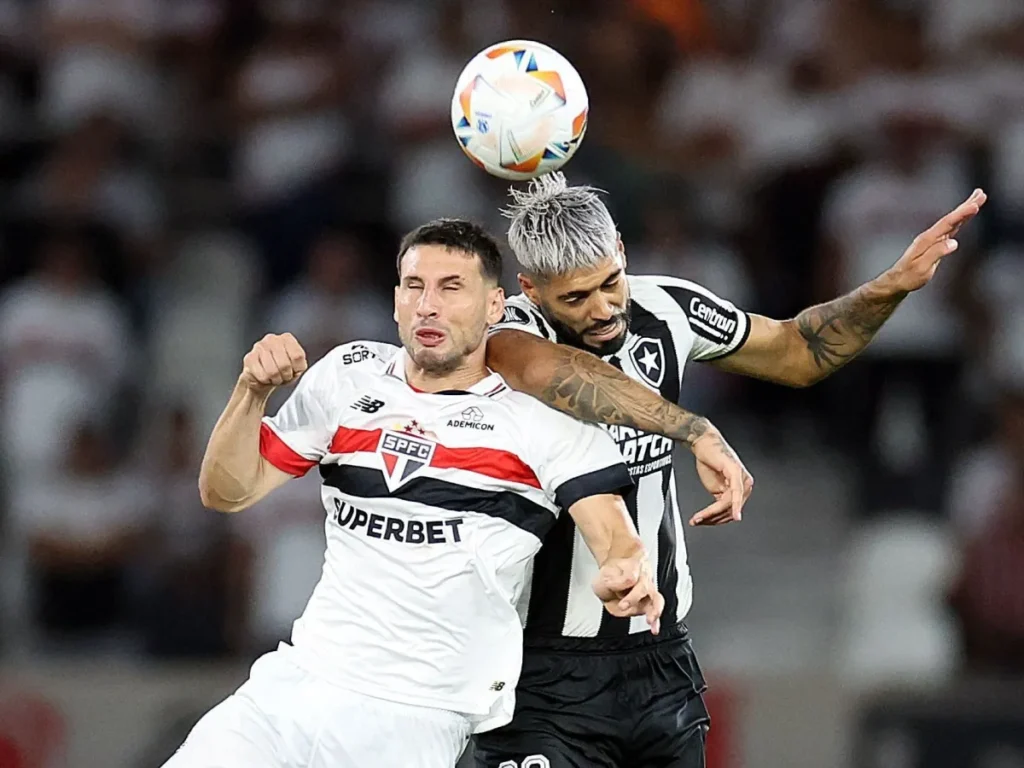 São Paulo vence Botafogo por 1 a 0 e se firma no topo do Brasileirão 2026