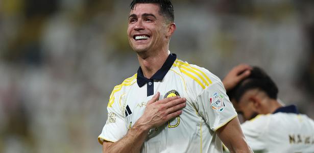 Cristiano Ronaldo emocionado após marcar dois gols e conquistar seu 36º título com o Al-Nassr no Campeonato Saudita.