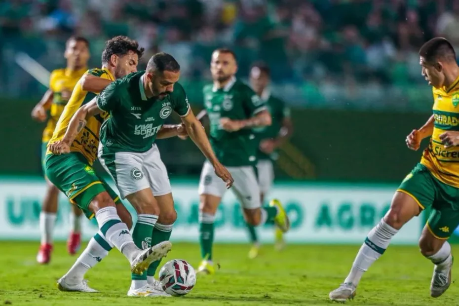Cuiabá e Goiás empatam em 1 a 1 em duelo equilibrado pela Série B