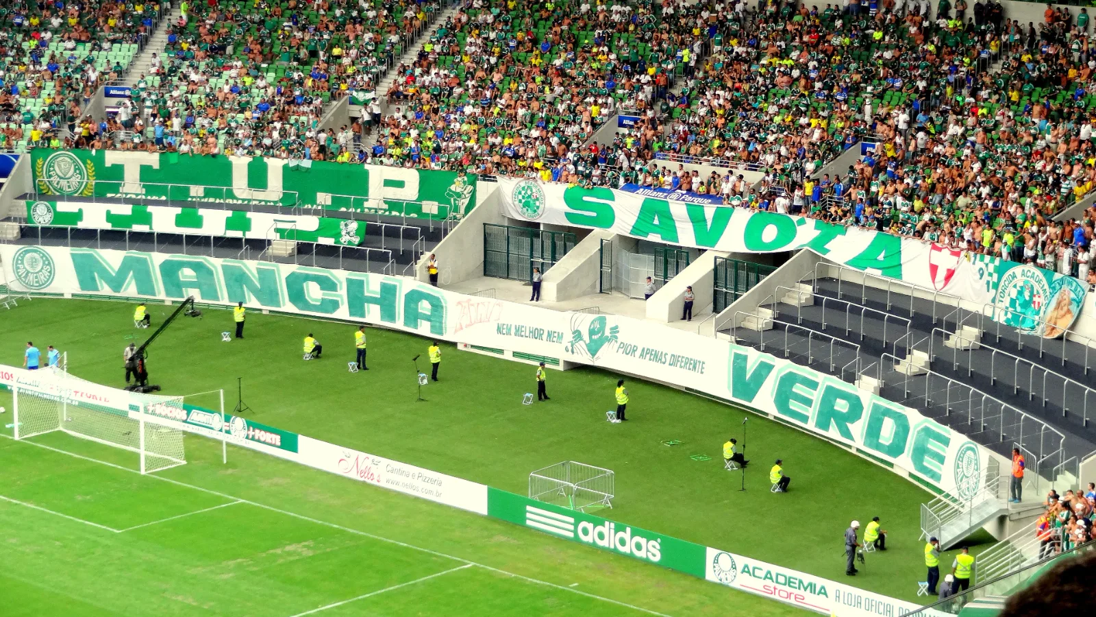 Arquibancada e gramado do estádio do Palmeiras, hoje Nubank Parque, em São Paulo
